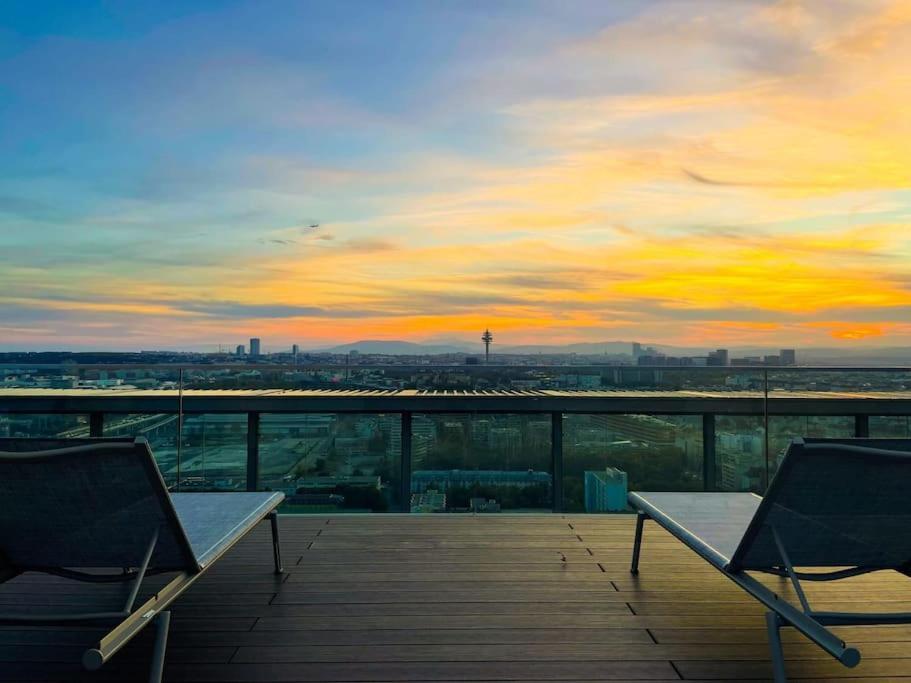 Exclusive Condo With Pool And Terrace Viena Exterior foto